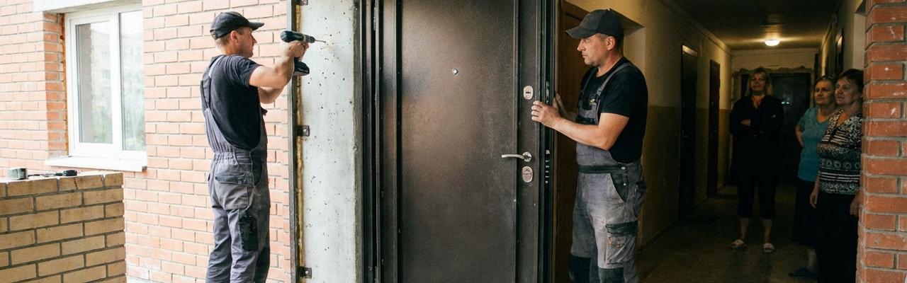 Instalación de puertas de seguridad en Las Gabias